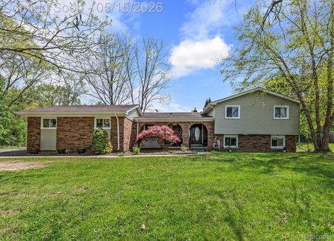 33429 Quaker Valley Road Farmington Hills City MI 48331