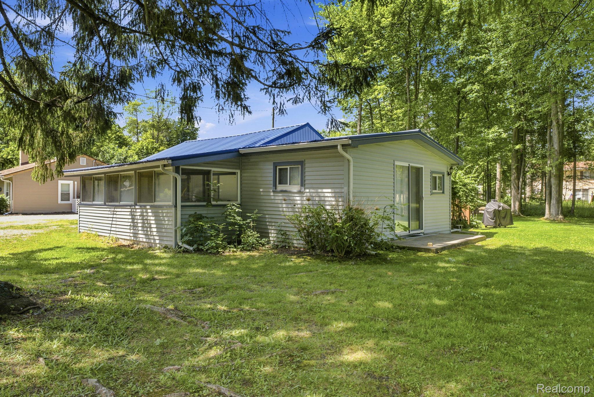 7496 Forest Drive