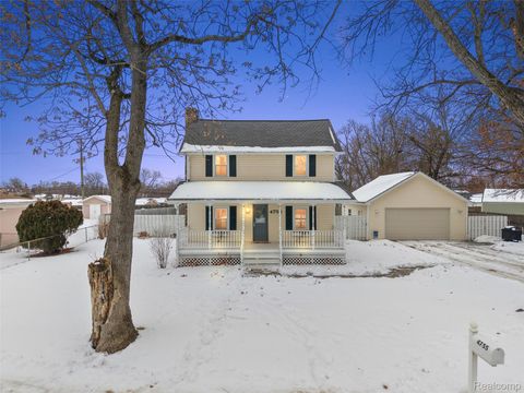 4755 Forest Avenue Waterford Charter Township MI 48328