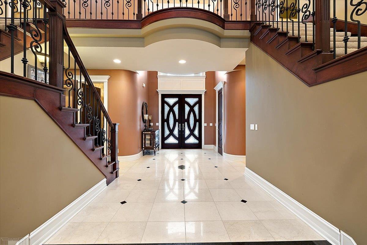 61403 Barclay Drive