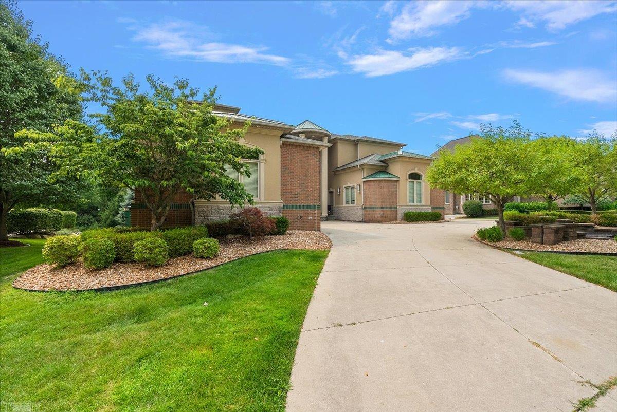 61403 Barclay Drive