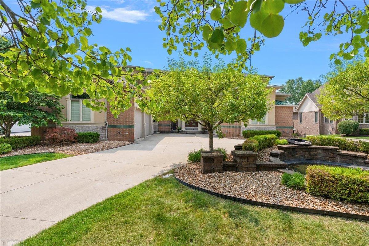 61403 Barclay Drive