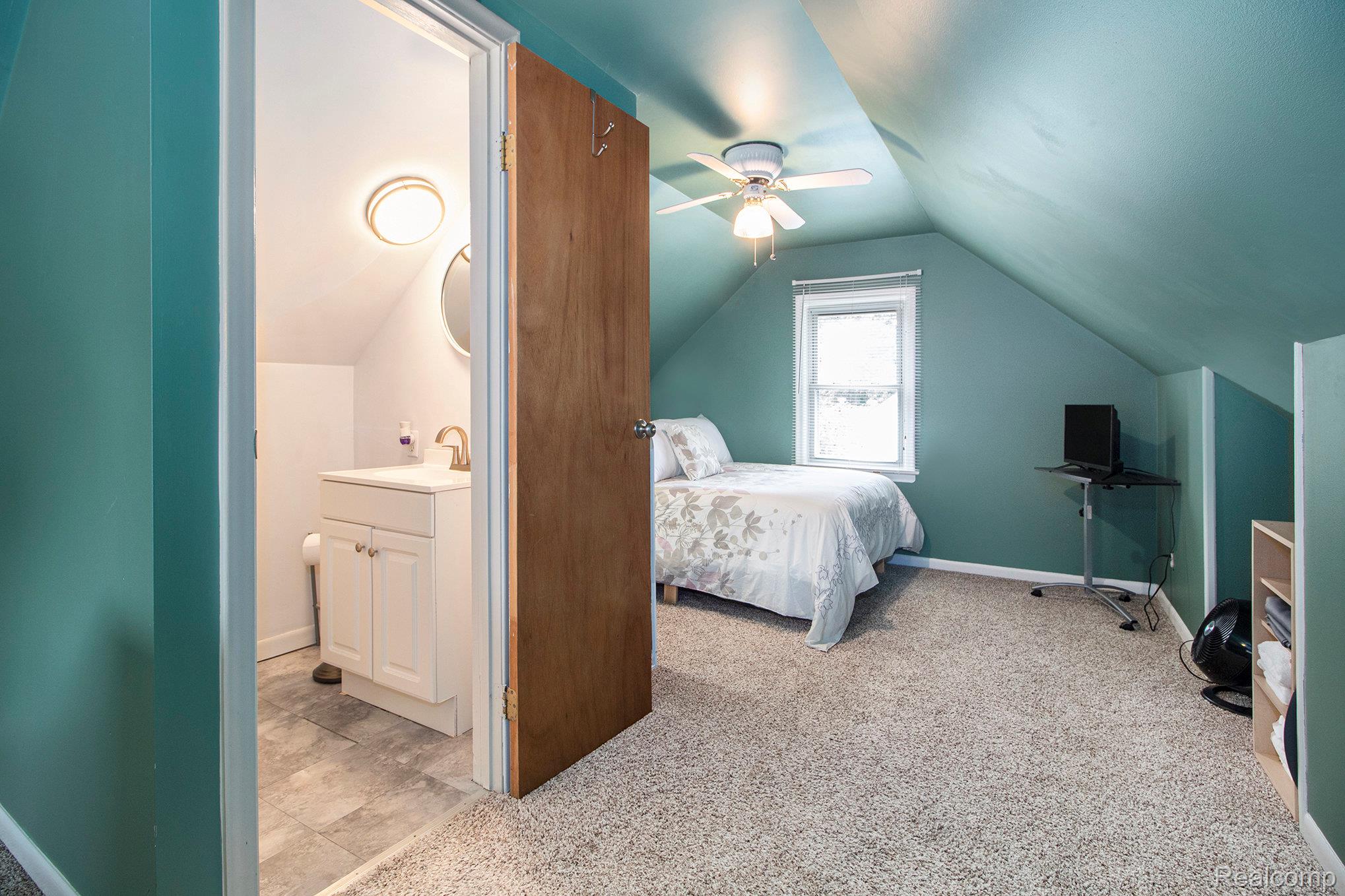 Roseville City, Michigan 48066, United States, 3 Bedrooms Bedrooms, ,2 BathroomsBathrooms,Residential,Pending,217014