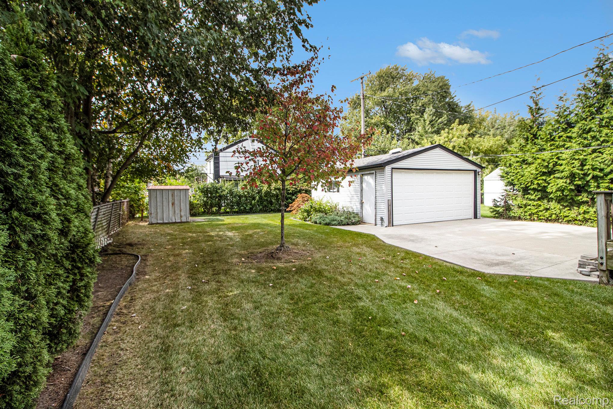 Roseville City, Michigan 48066, United States, 3 Bedrooms Bedrooms, ,2 BathroomsBathrooms,Residential,Pending,217014