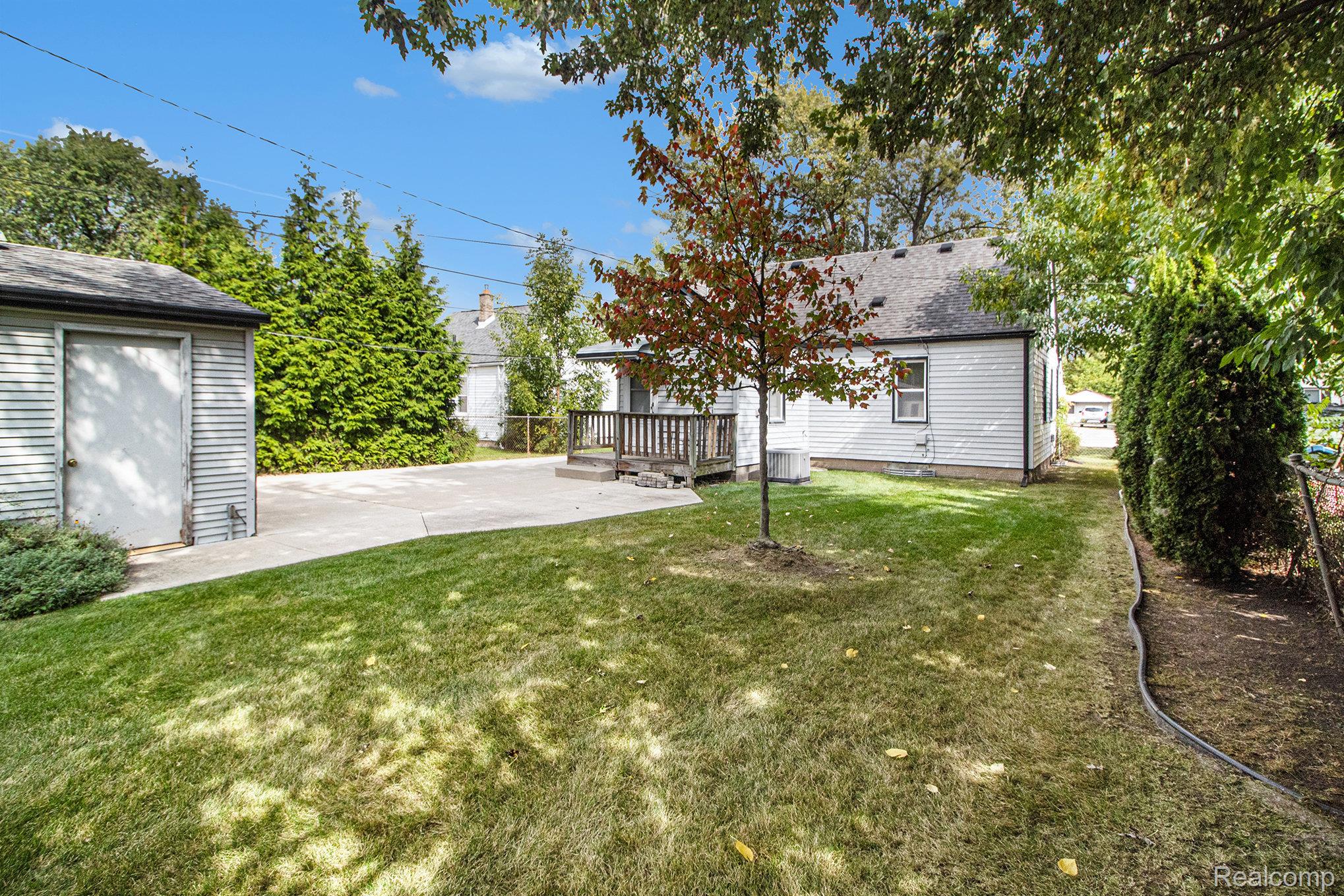 Roseville City, Michigan 48066, United States, 3 Bedrooms Bedrooms, ,2 BathroomsBathrooms,Residential,Pending,217014