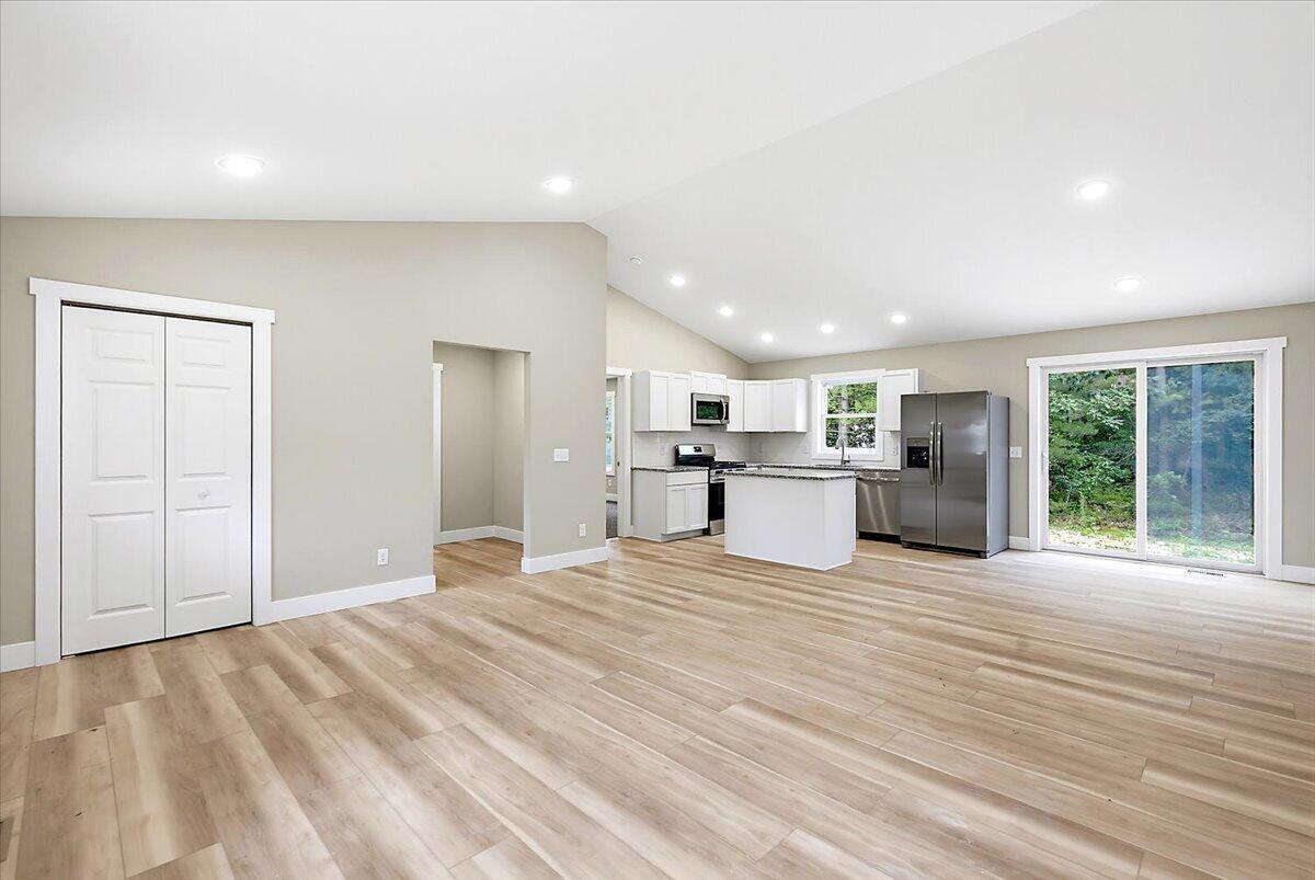 6096 Automobile Road