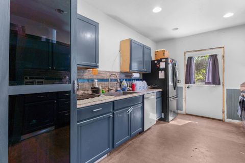 Tiny photo for 119 S Manning Street, Hillsdale City, MI 49242 (MLS # 53026025877)