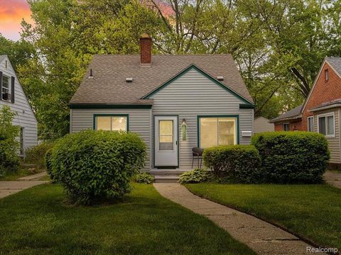 24350 Cloverlawn Street Oak Park City MI 48237