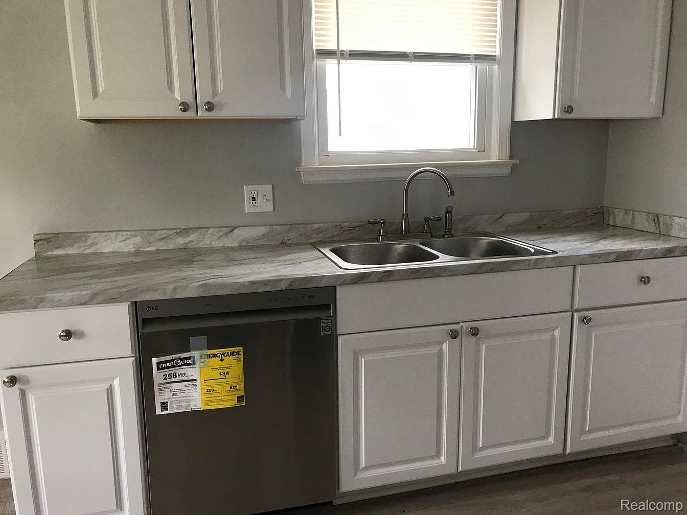 24350 Cloverlawn Street