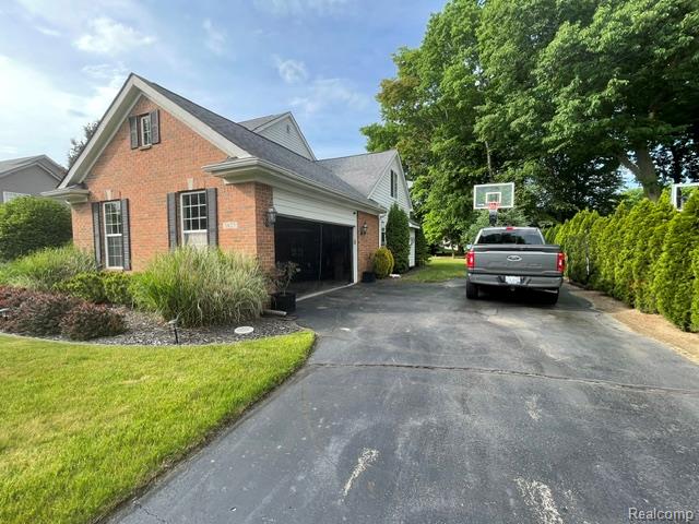 5827 Woodfield Parkway