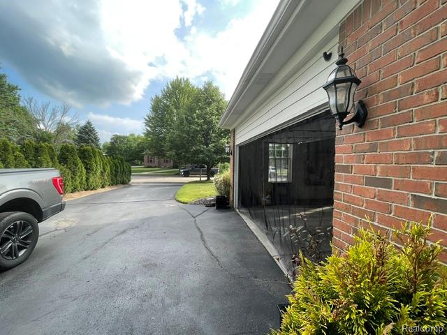 5827 Woodfield Parkway