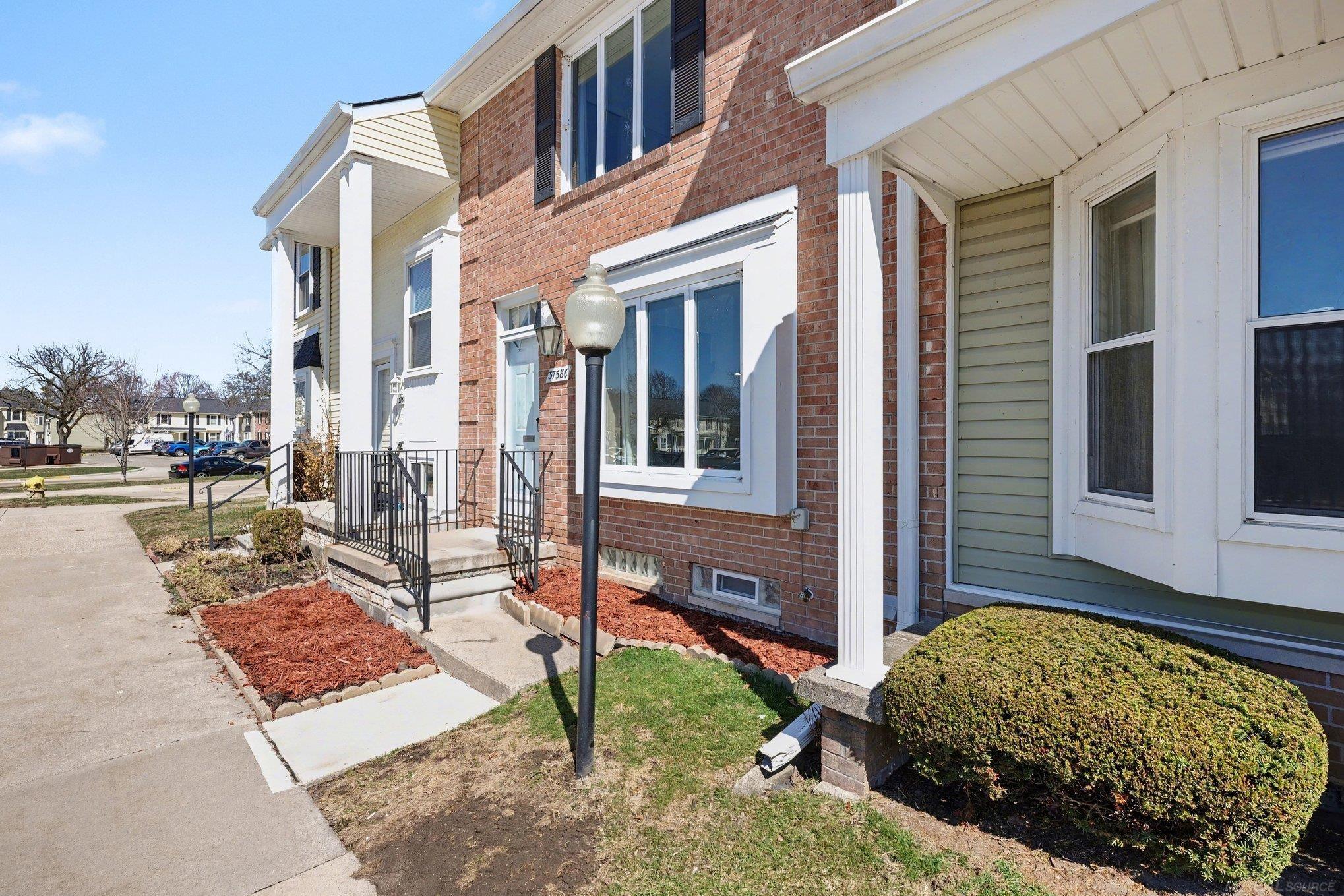 37586 Charter Oaks Boulevard