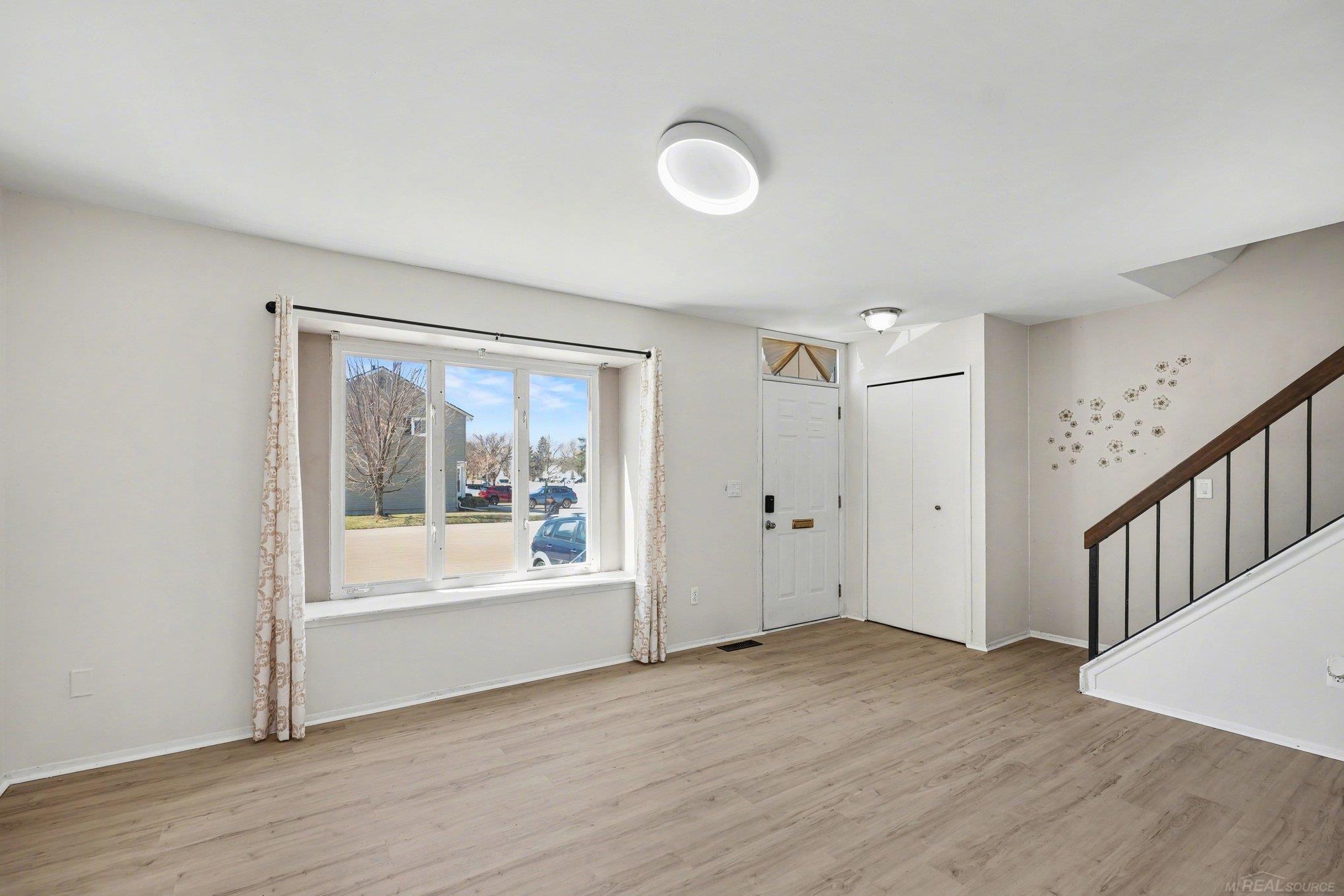 37586 Charter Oaks Boulevard