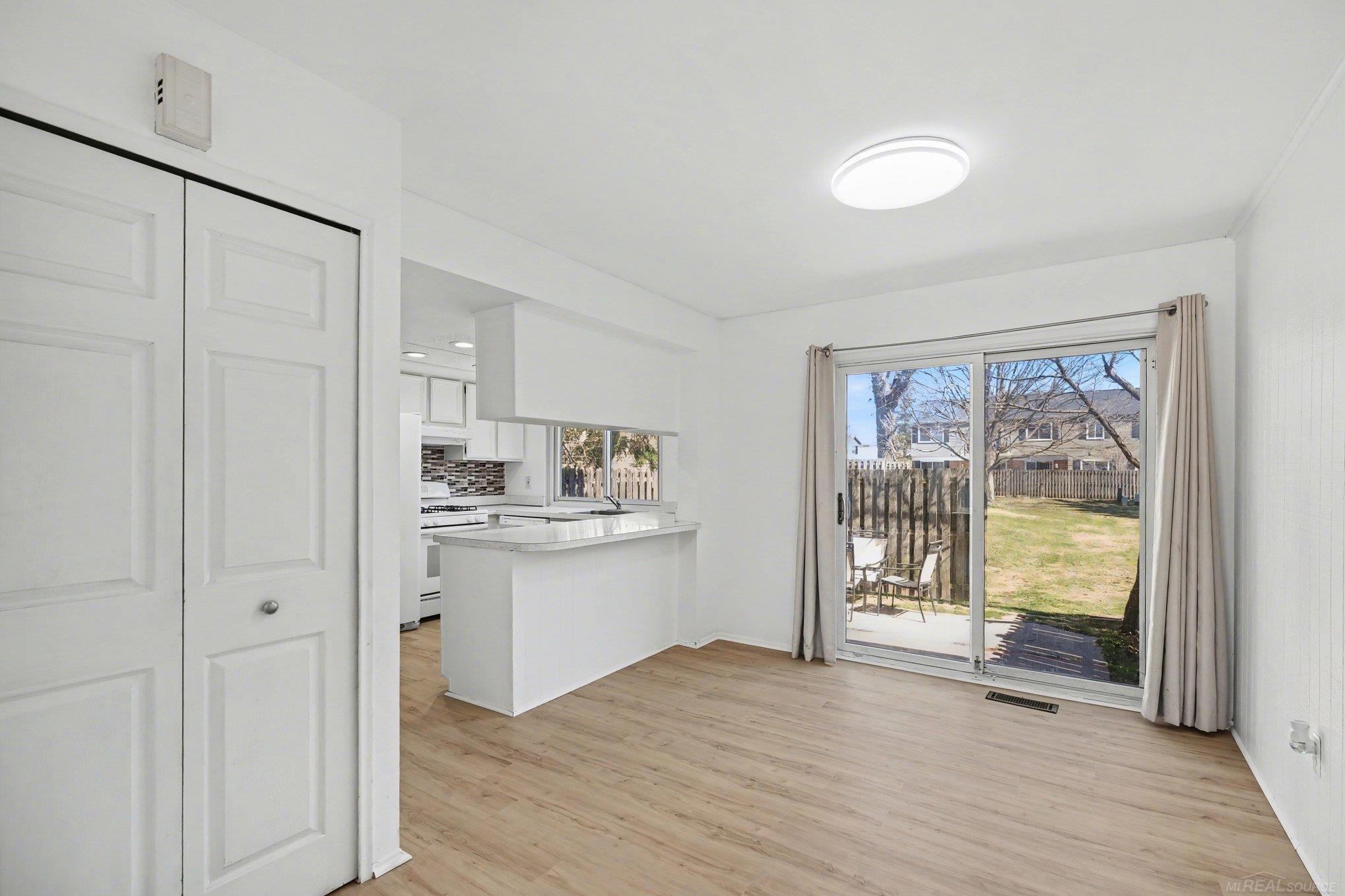 37586 Charter Oaks Boulevard