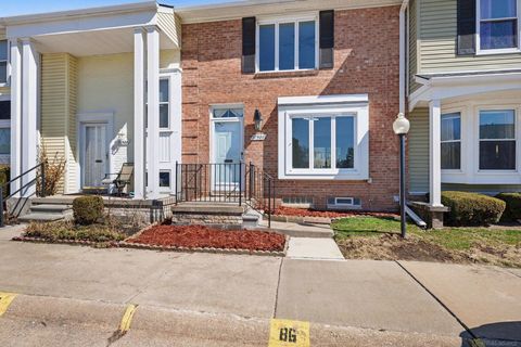 37586 Charter Oaks Boulevard Clinton Charter Township MI 48036