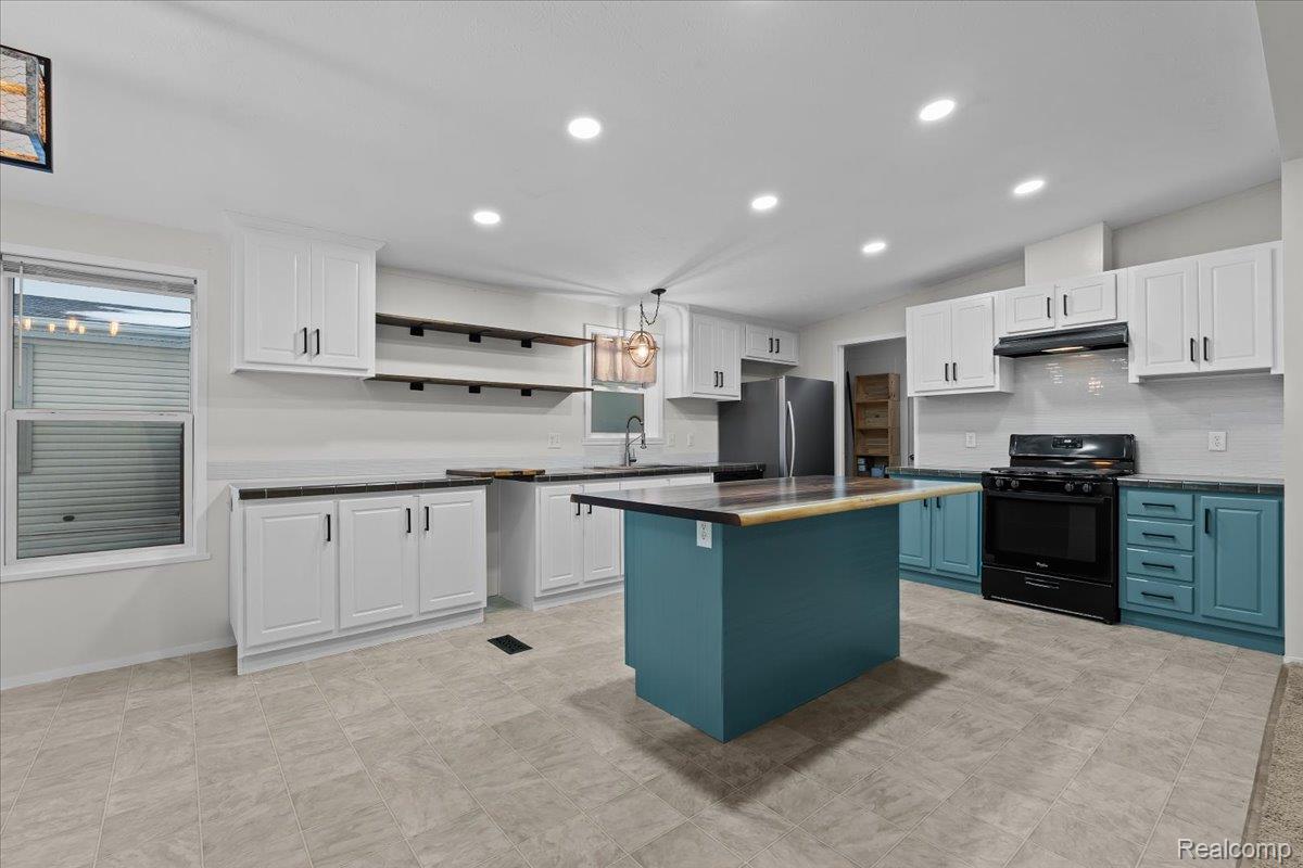 11214 Woodchester Court