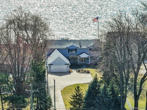 32830 JEFFERSON Avenue St Clair Shores City MI 48082