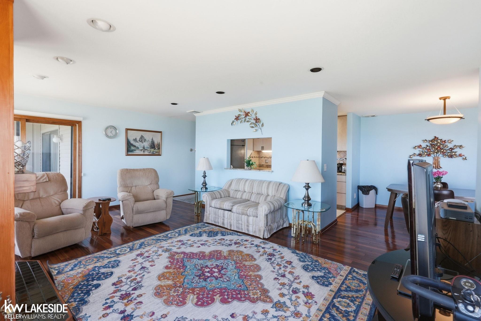 7226 2nd Street