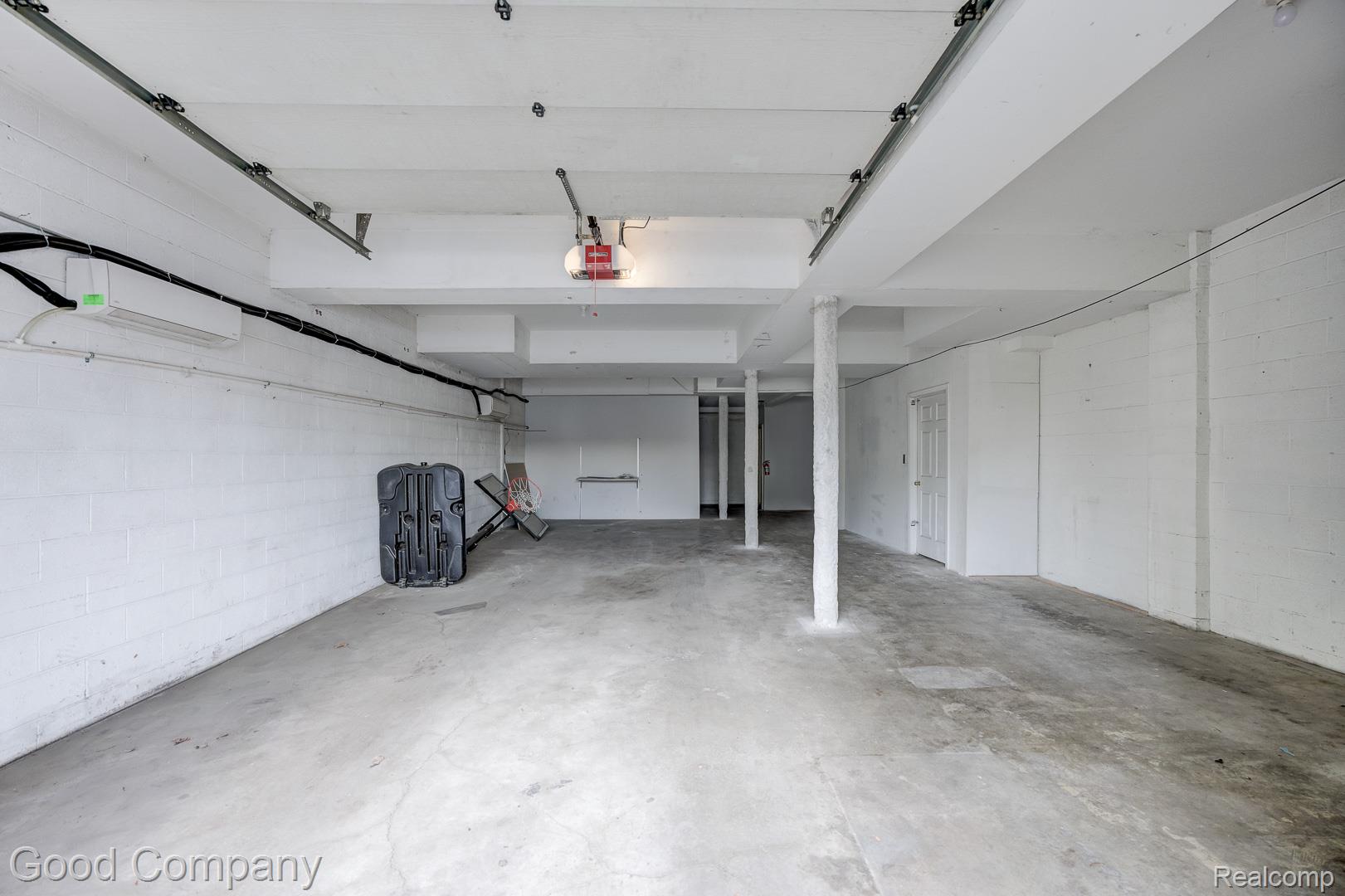 522 E 9 Mile Road