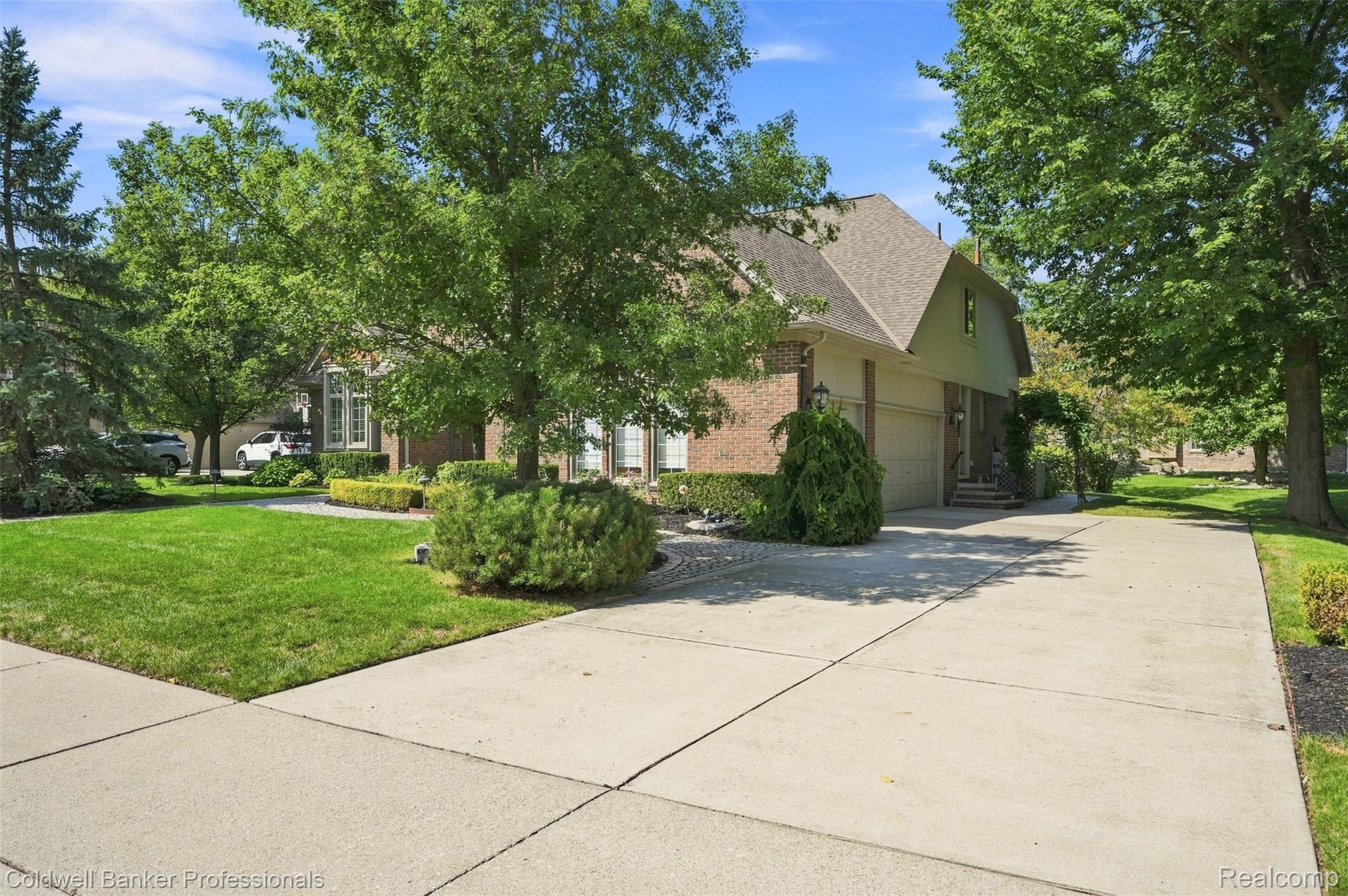 3751 Lake Forest Drive
