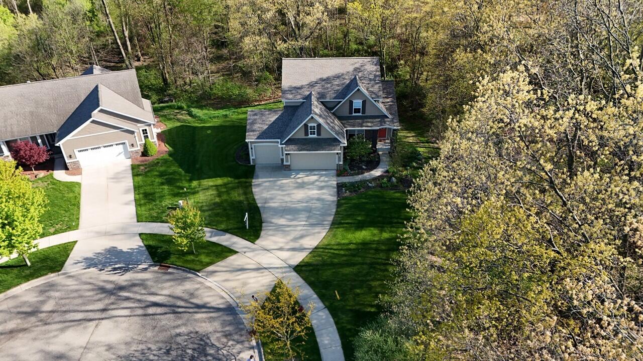 111 Muirfield Court NE