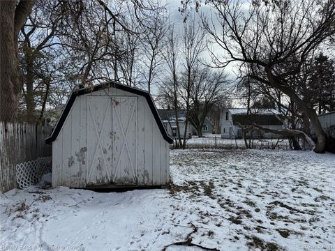 Tiny photo for 1518 Carleton Street, Port Huron City, MI 48060 (MLS # 20261011576)