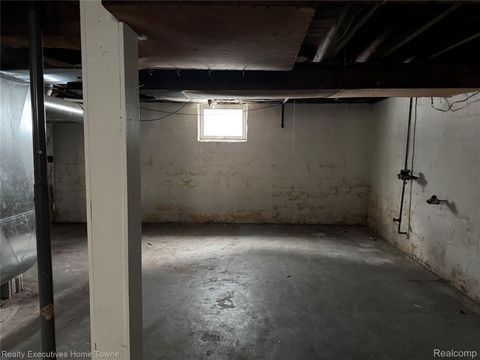 Tiny photo for 1518 Carleton Street, Port Huron City, MI 48060 (MLS # 20261011576)