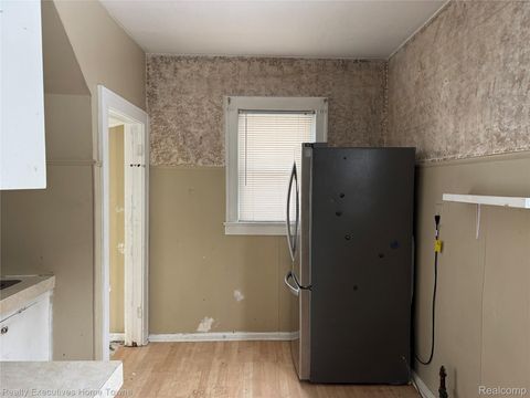 Tiny photo for 1518 Carleton Street, Port Huron City, MI 48060 (MLS # 20261011576)