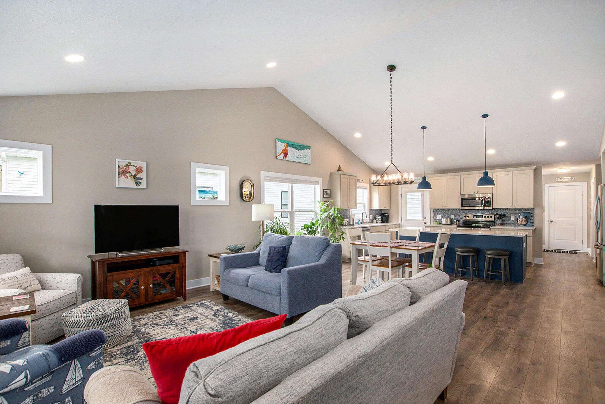 964 Everett Parkway