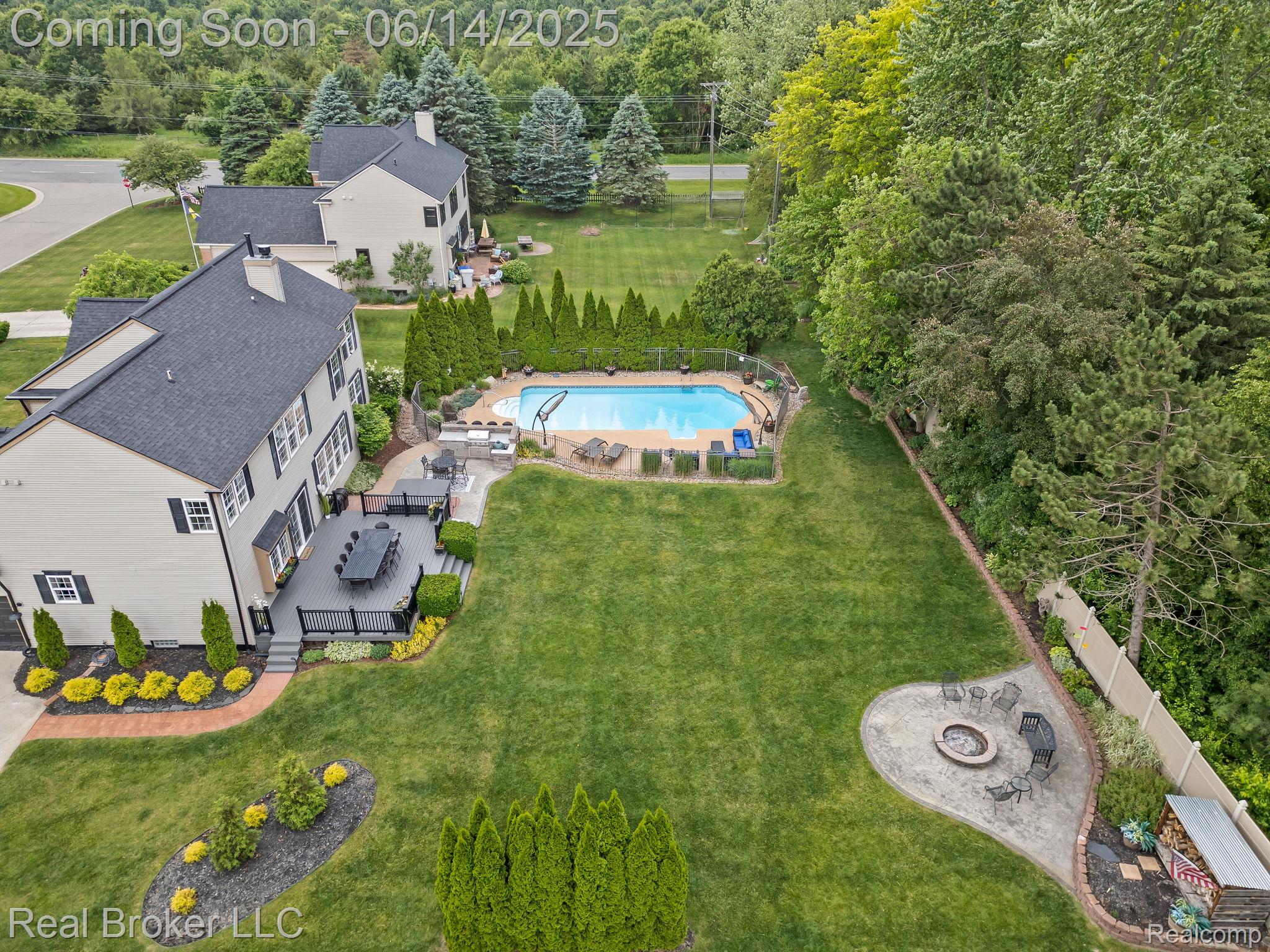 7235 Goldenrod Court