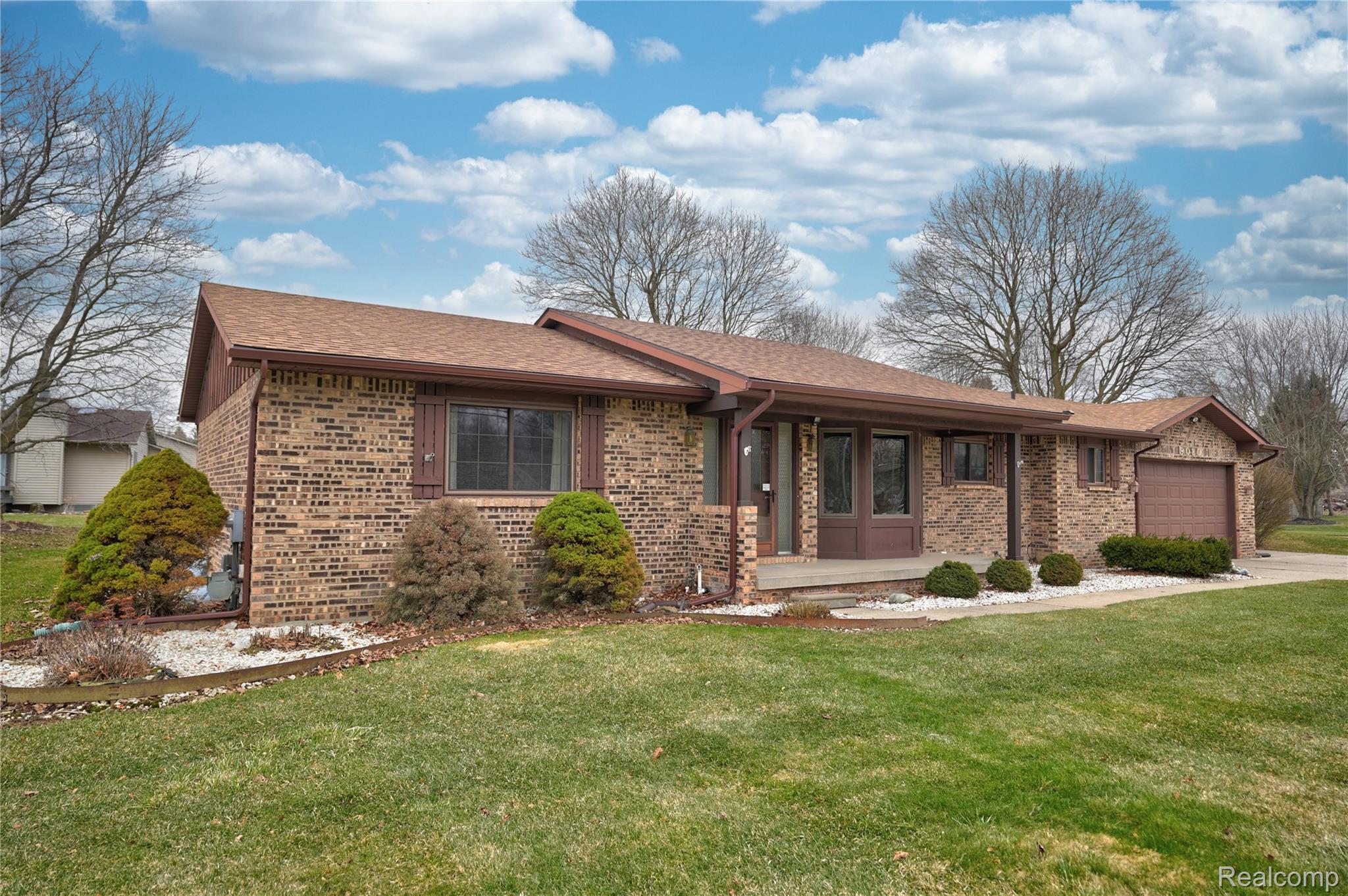 9080 E Lippincott Boulevard