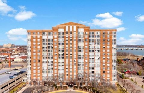 250 E Harbortown #1006 Drive Detroit City MI 48207