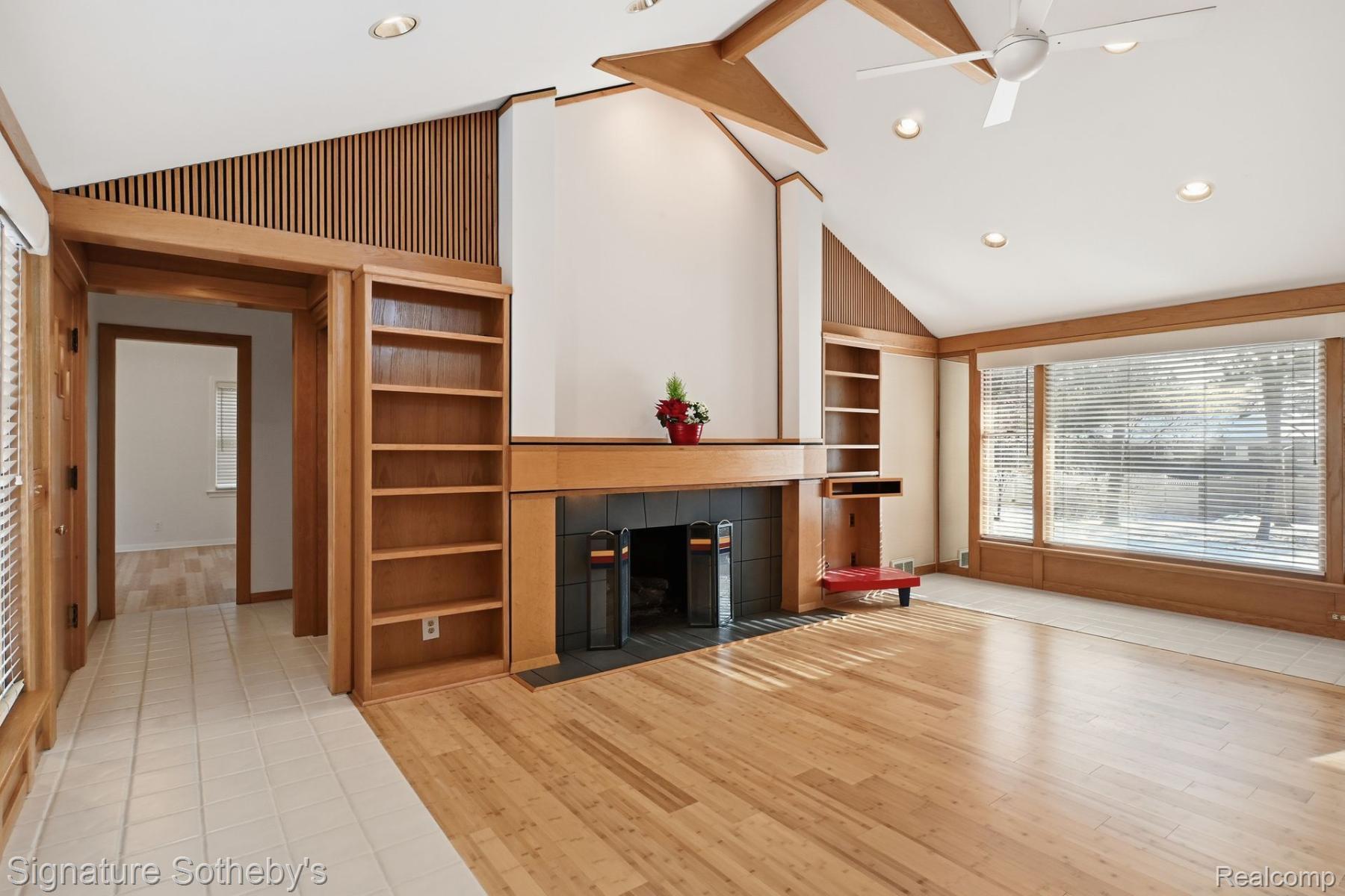 543 Hartsough Street