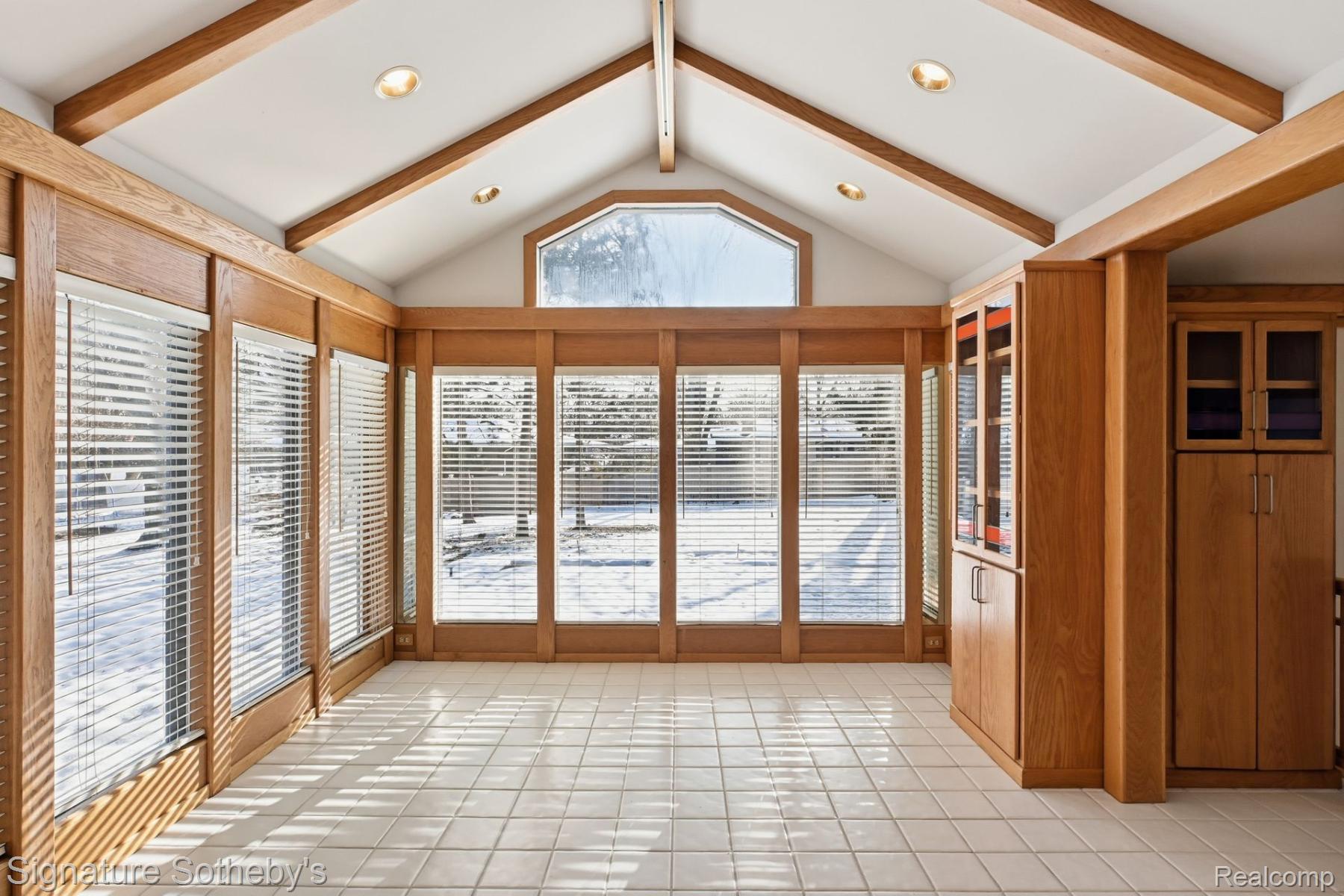 543 Hartsough Street