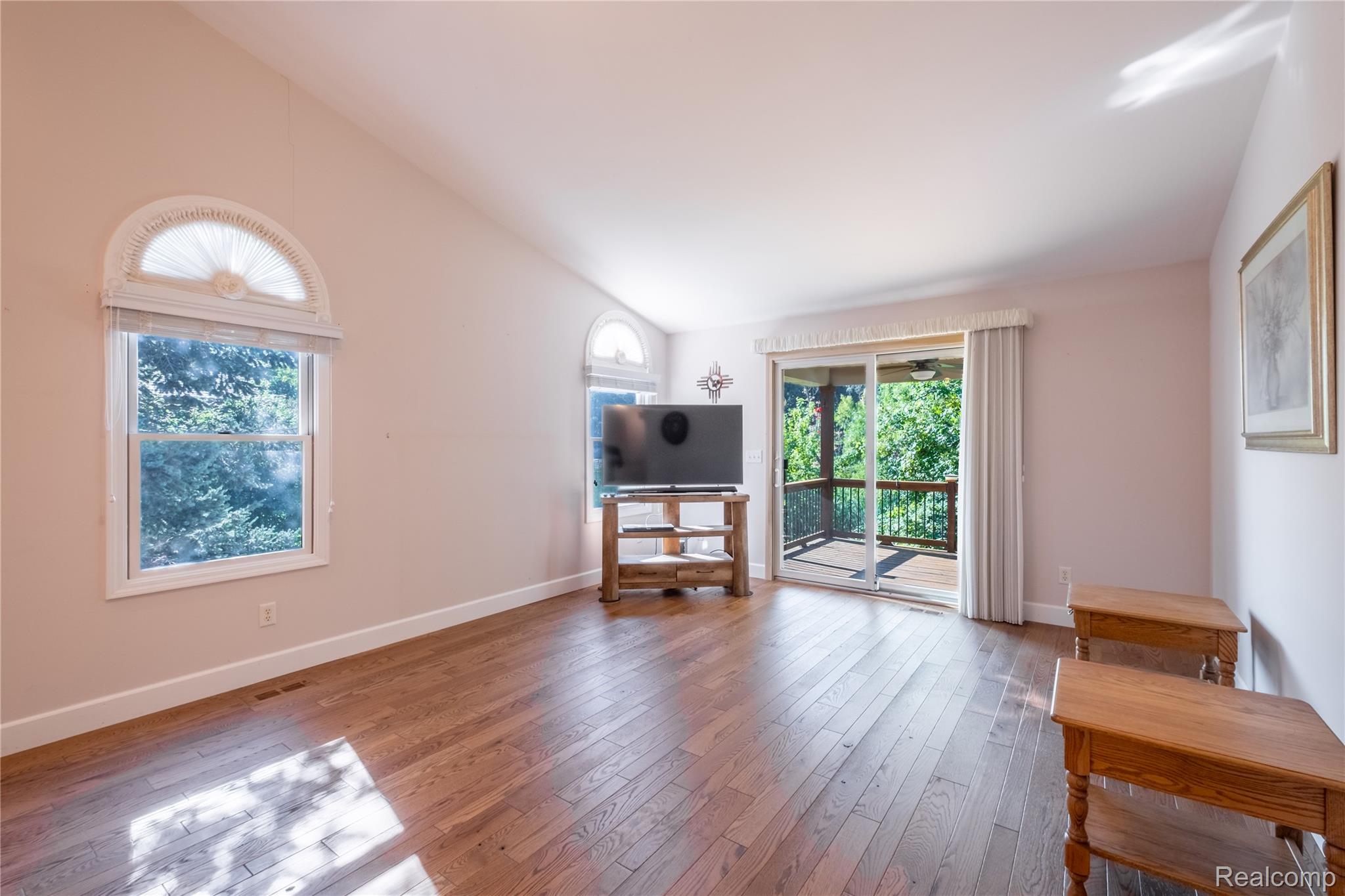 Linden City, Michigan 48451, United States, 2 Bedrooms Bedrooms, ,2 BathroomsBathrooms,Residential,Pending,199968