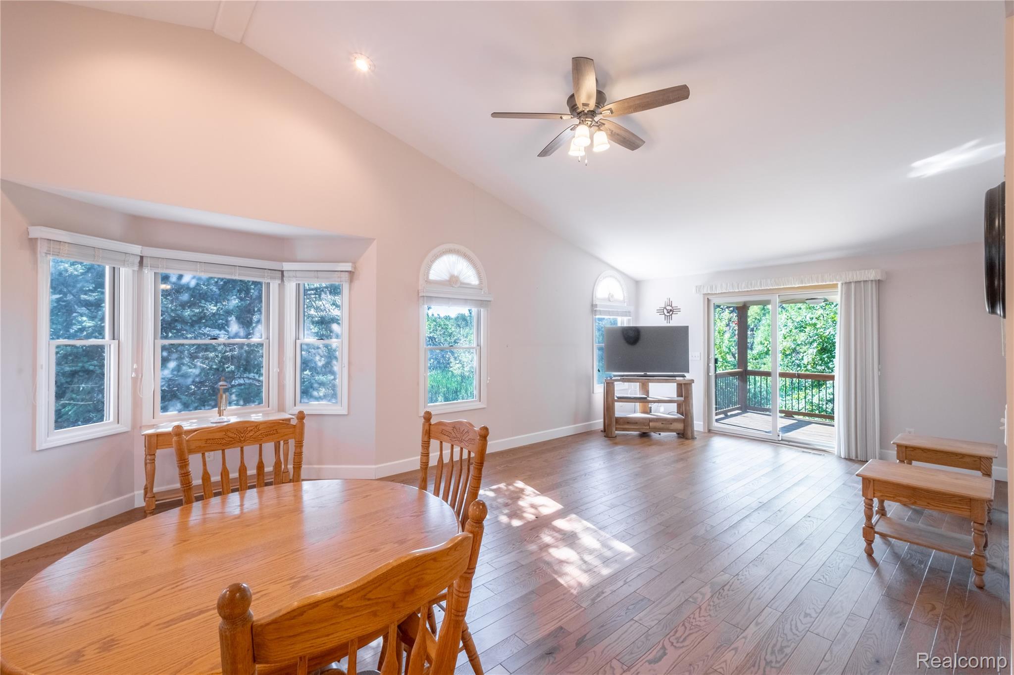 Linden City, Michigan 48451, United States, 2 Bedrooms Bedrooms, ,2 BathroomsBathrooms,Residential,Pending,199968