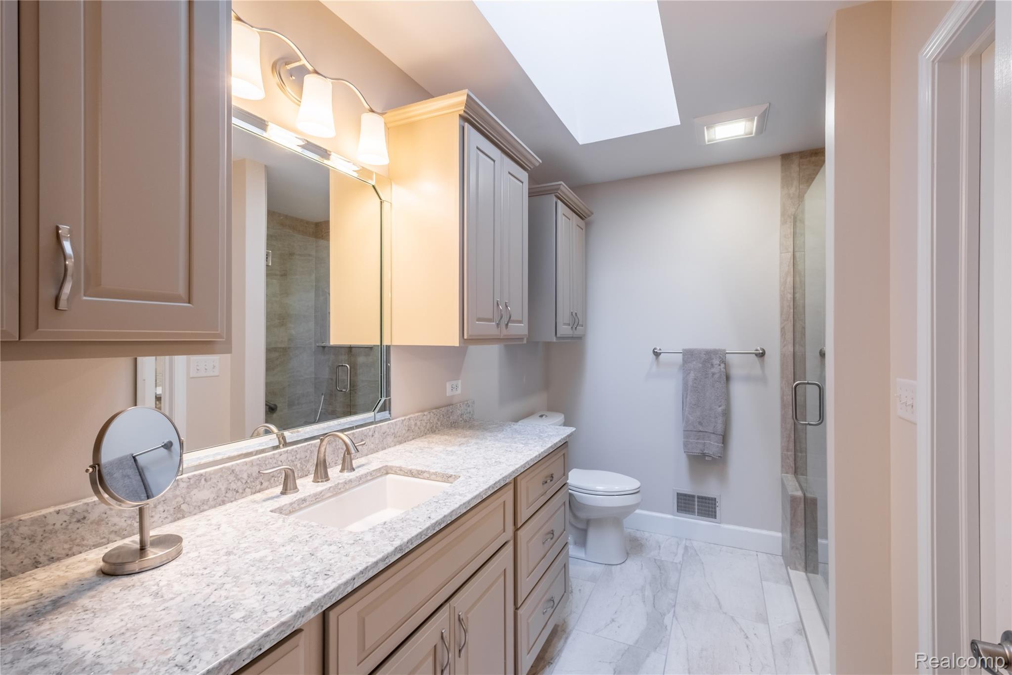 Linden City, Michigan 48451, United States, 2 Bedrooms Bedrooms, ,2 BathroomsBathrooms,Residential,Pending,199968