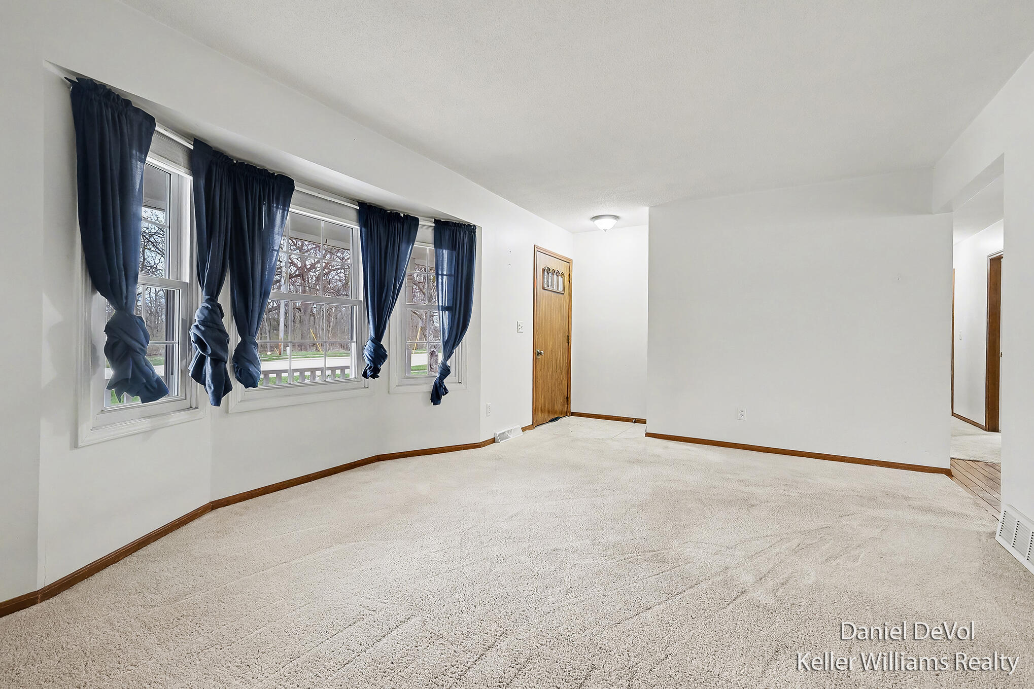 8825 Cottonwood Drive