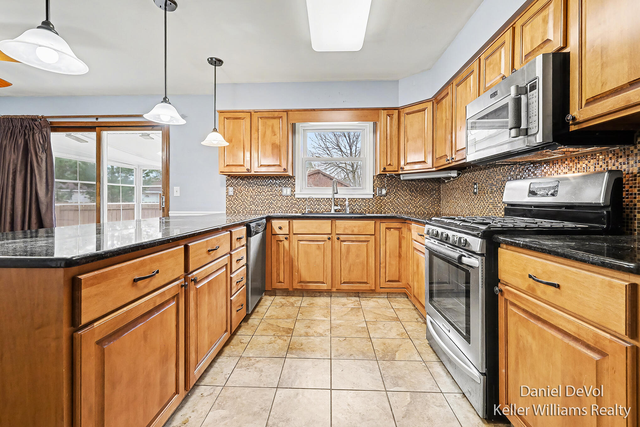 8825 Cottonwood Drive