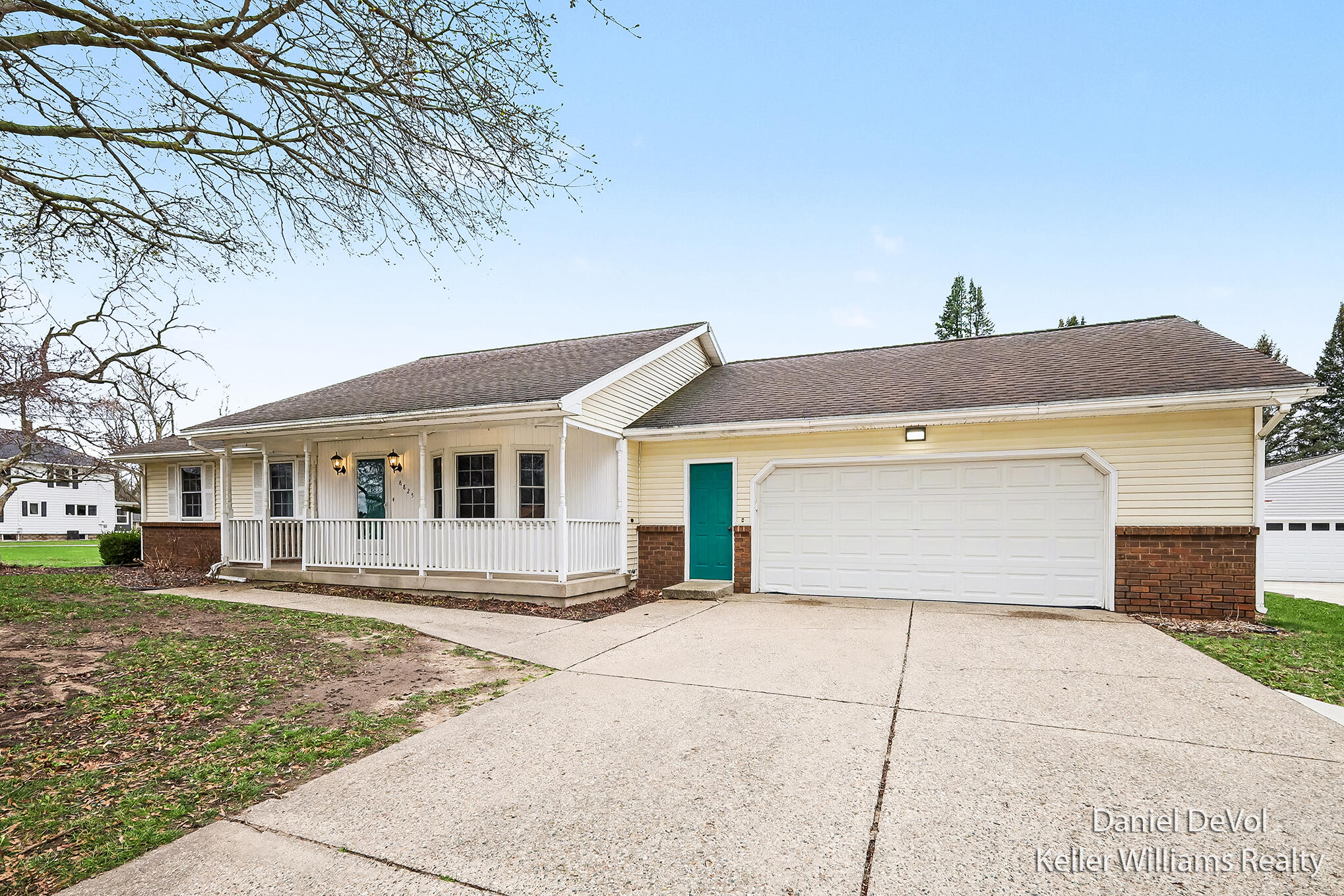 8825 Cottonwood Drive