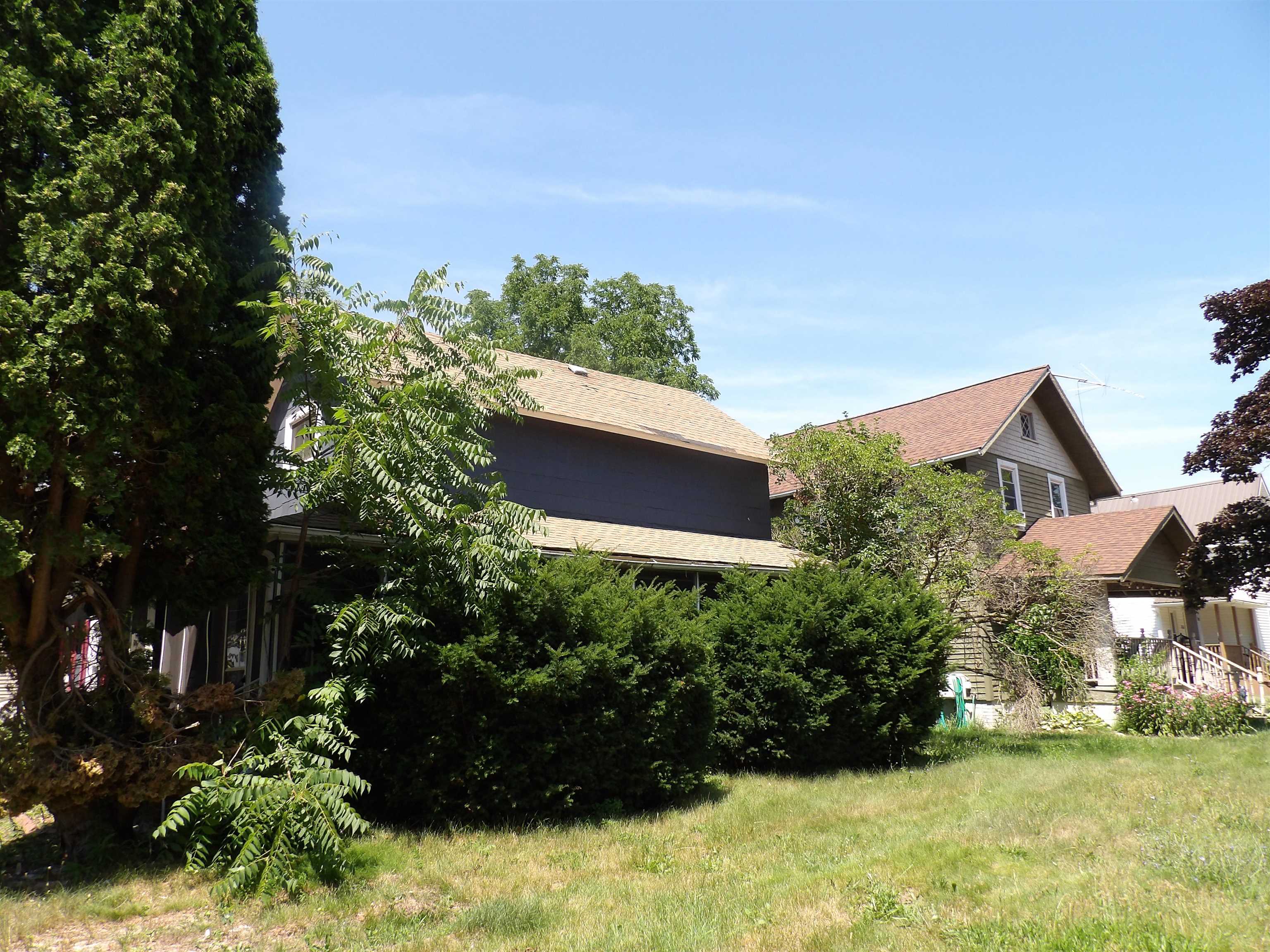 325 Walnut