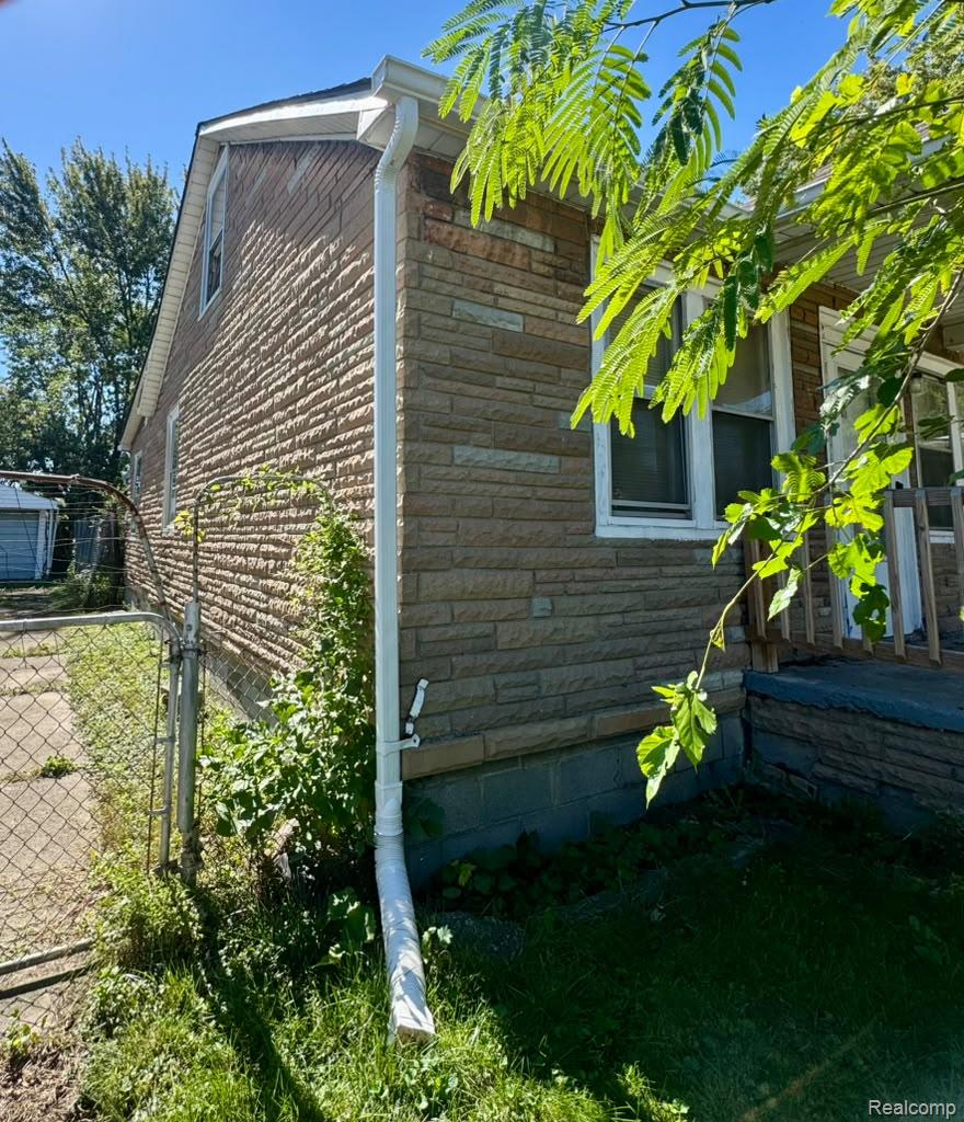 8676 Jewett Avenue