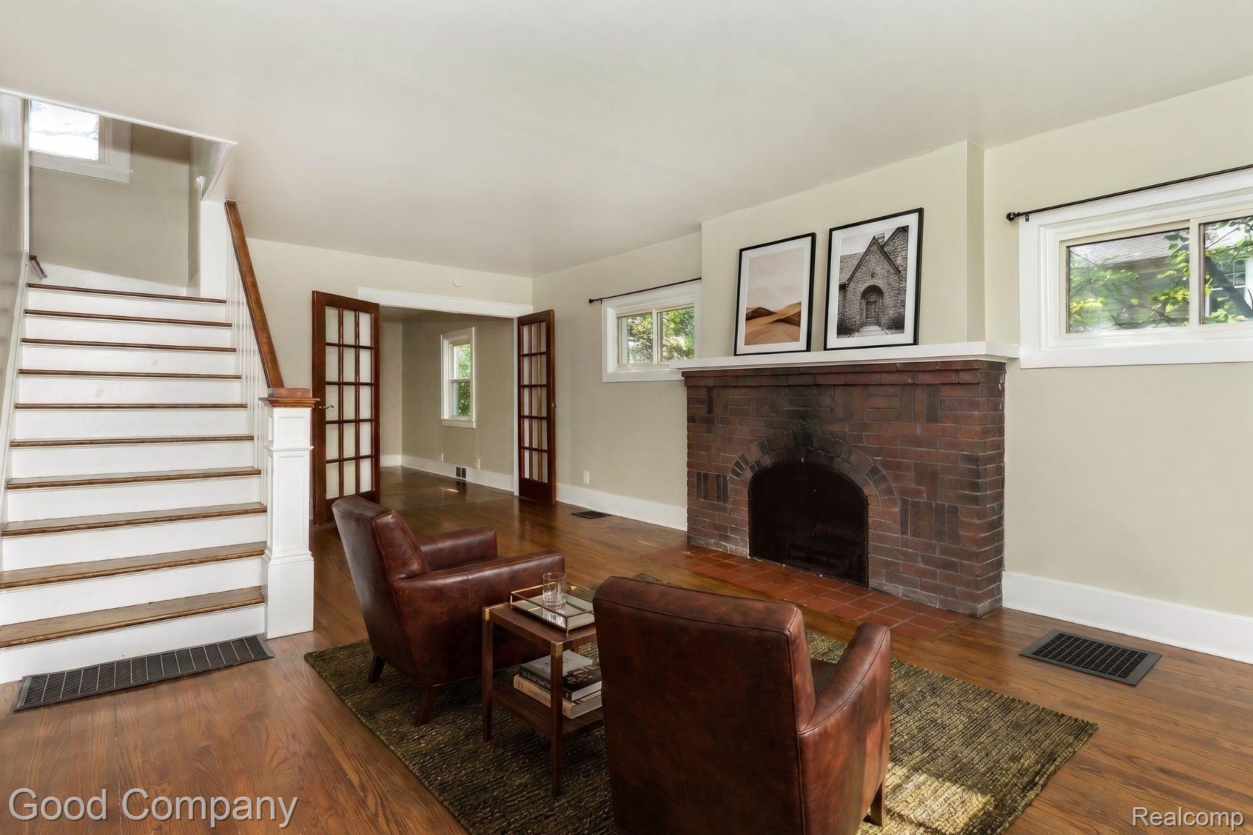 1924 Pinecrest Drive