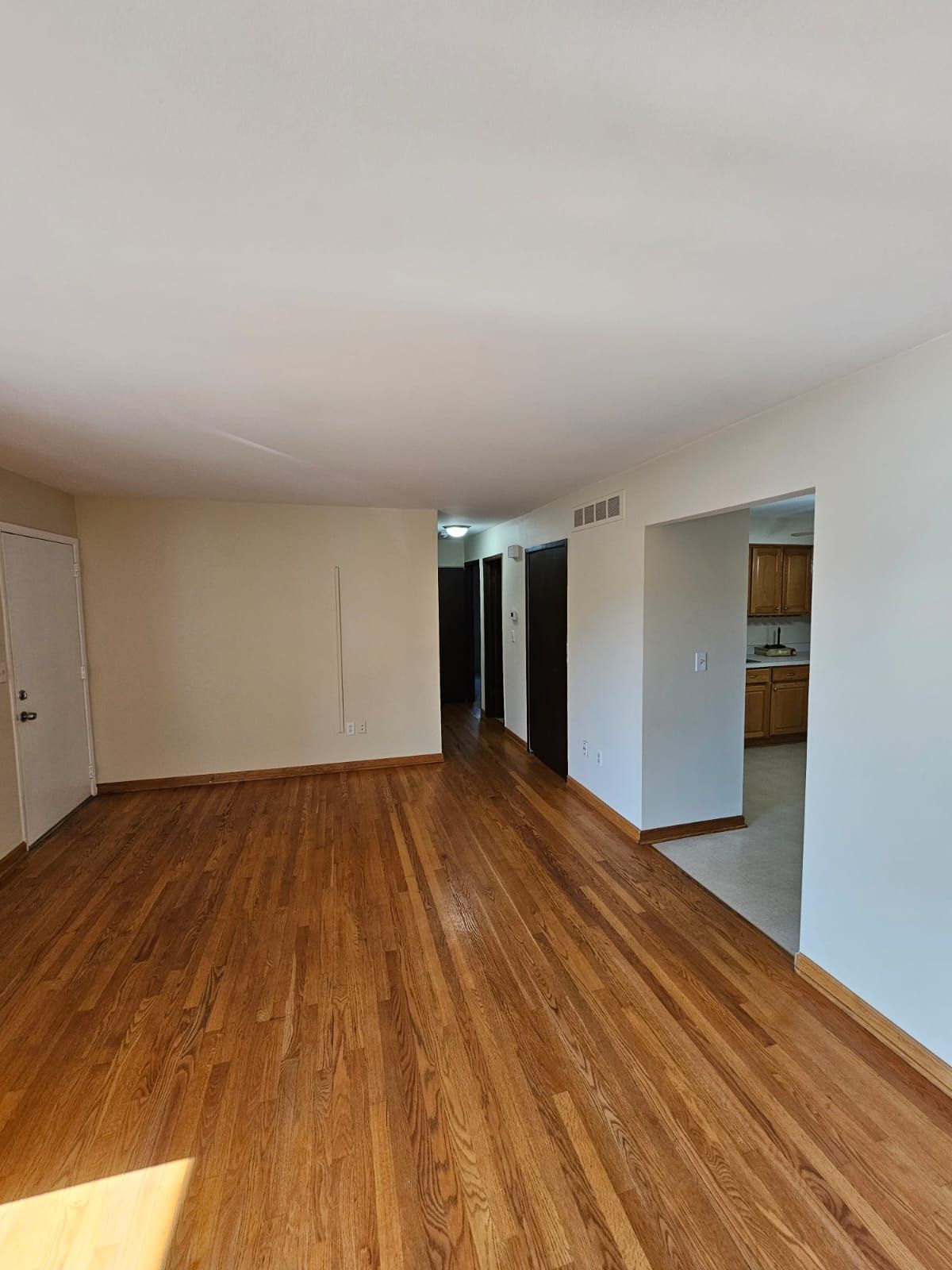 2924 ROUNDTREE Drive