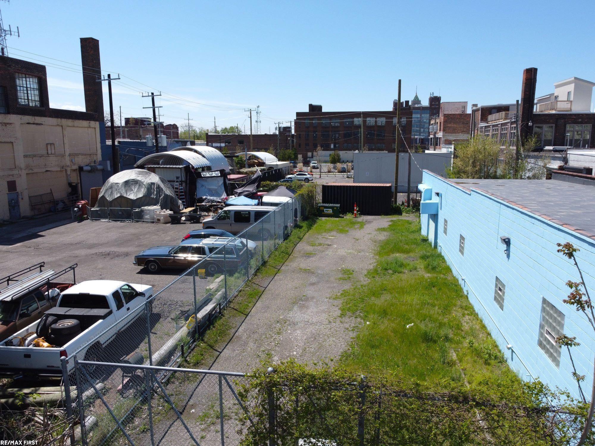 6537 Hastings Street