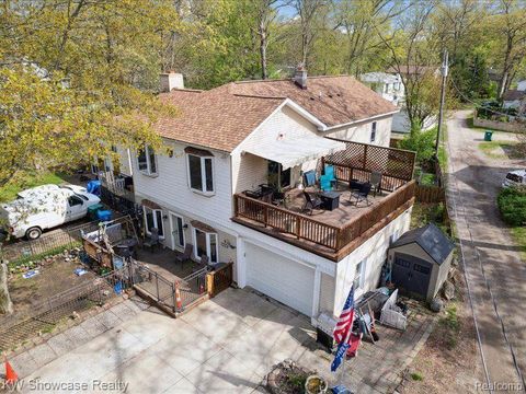 1735 Wickham Commerce Charter Township MI 48382