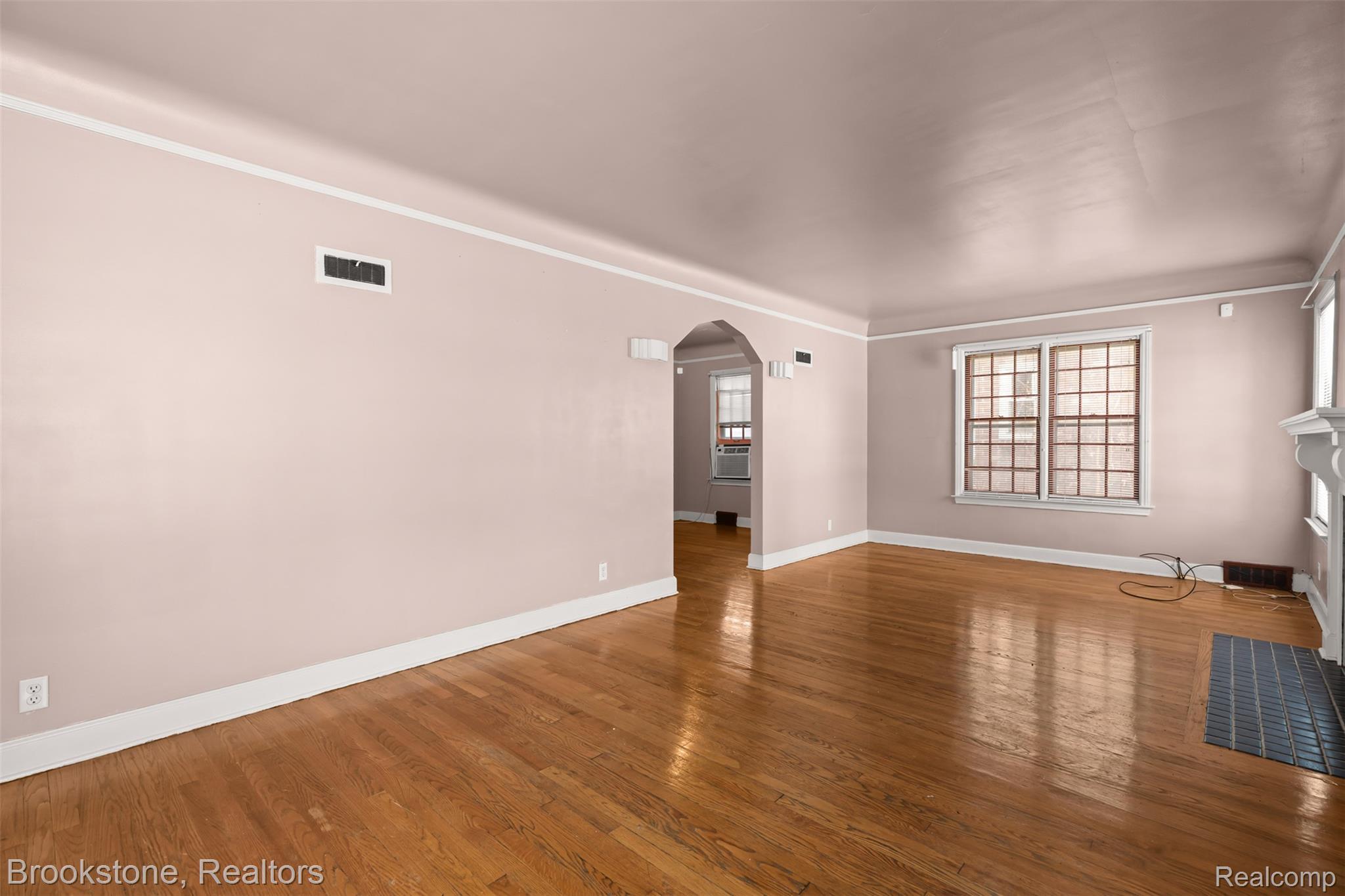 16167 Gilchrist Street