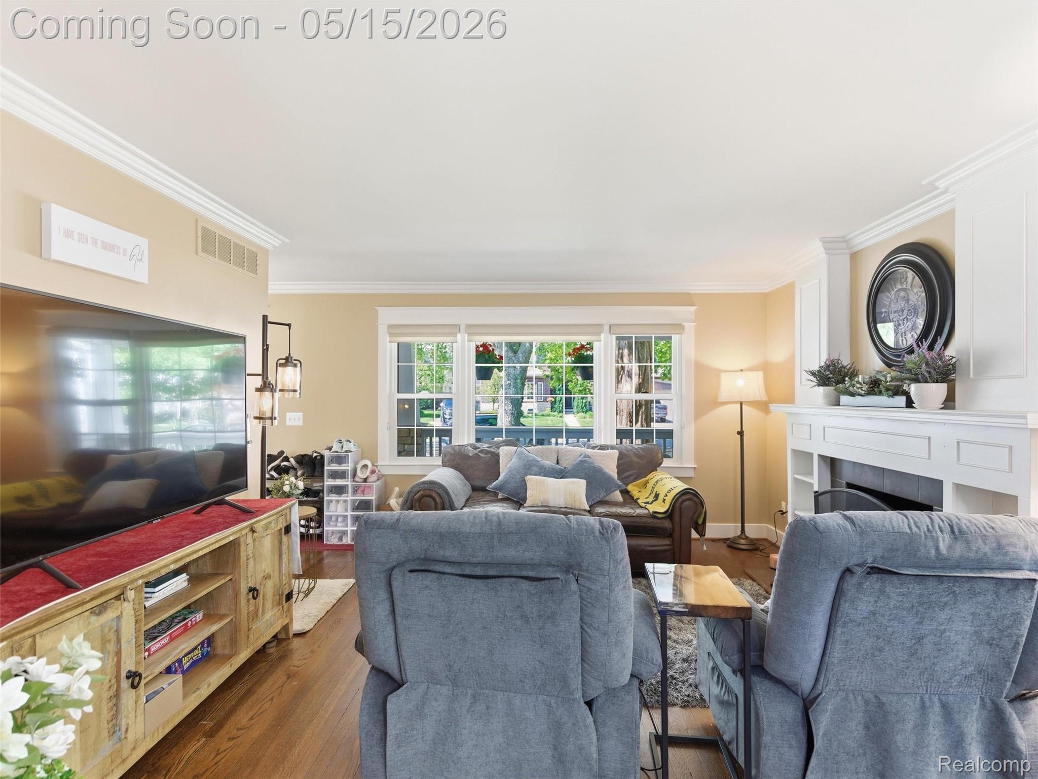 1223 Greenleaf Drive