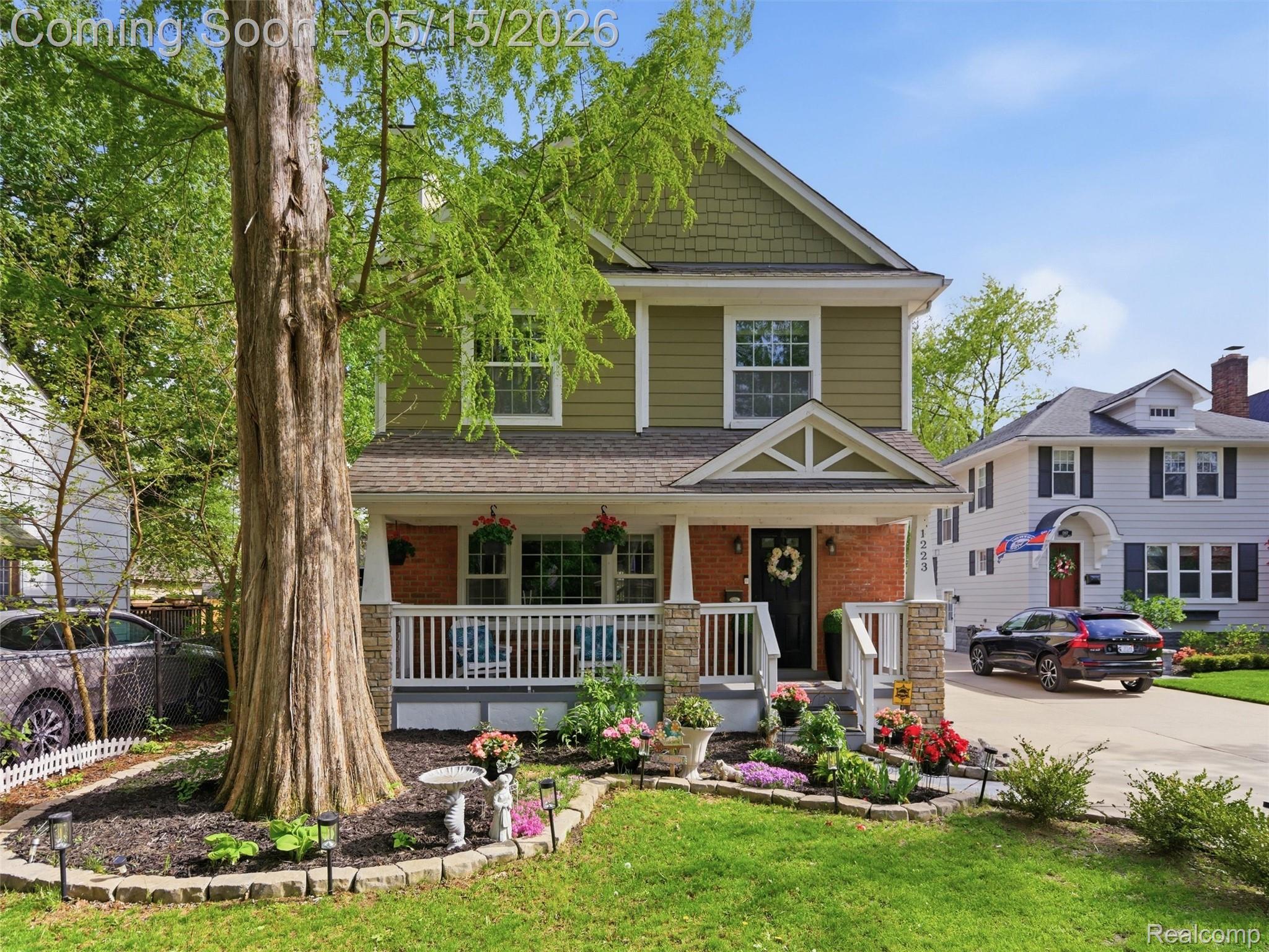 1223 Greenleaf Drive
