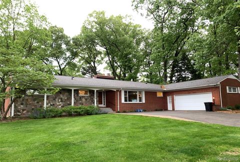 2530 Worcester Road West Bloomfield Charter Township MI 48323